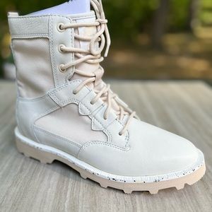 Sorel Caribou boot